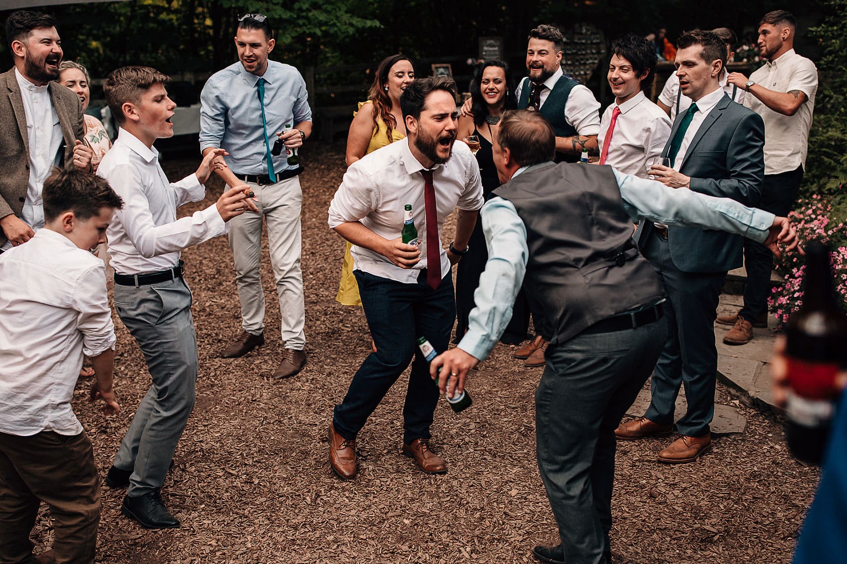 outdoor boho wedding party photography