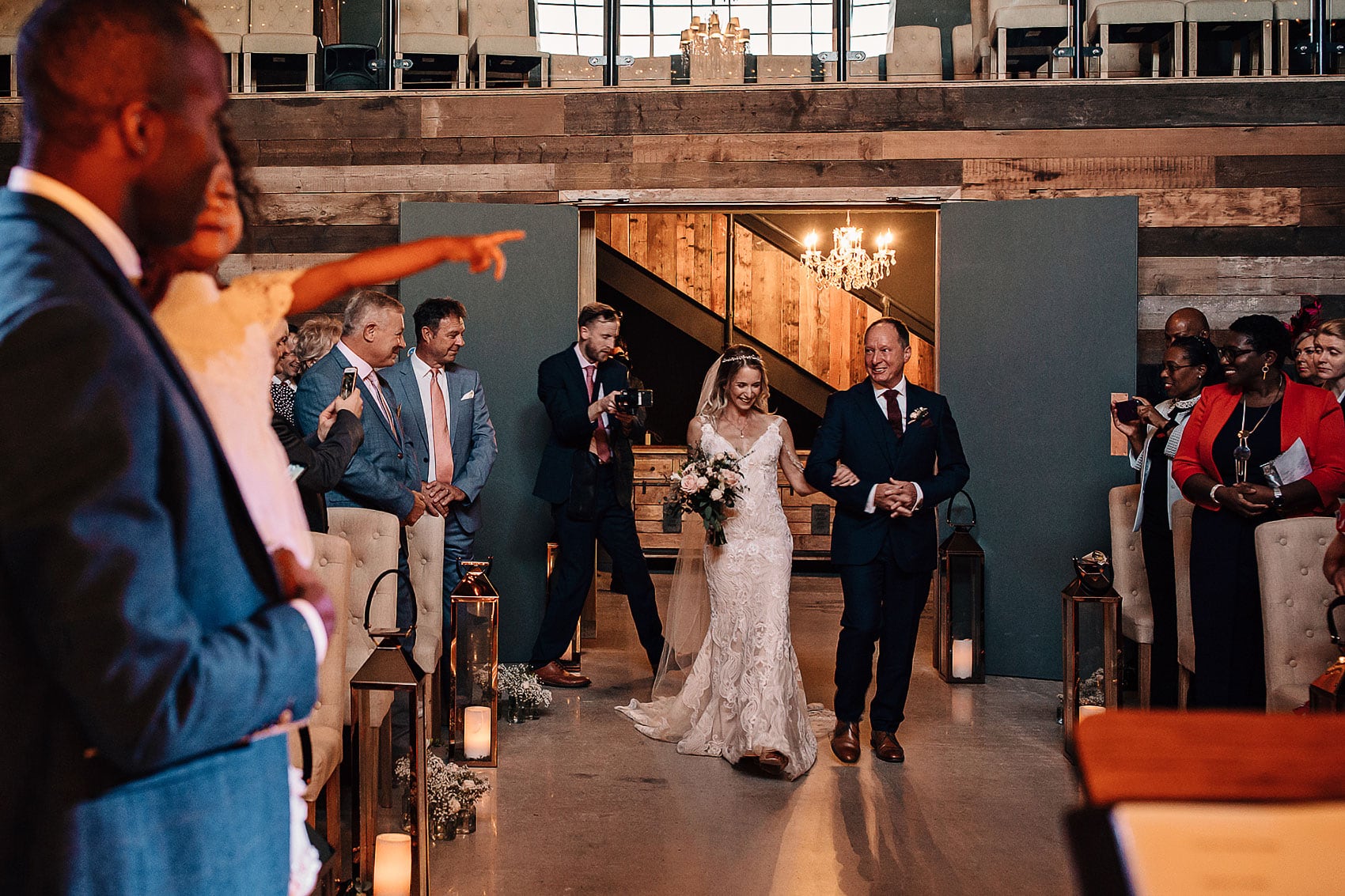 barn wedding ceremony photography