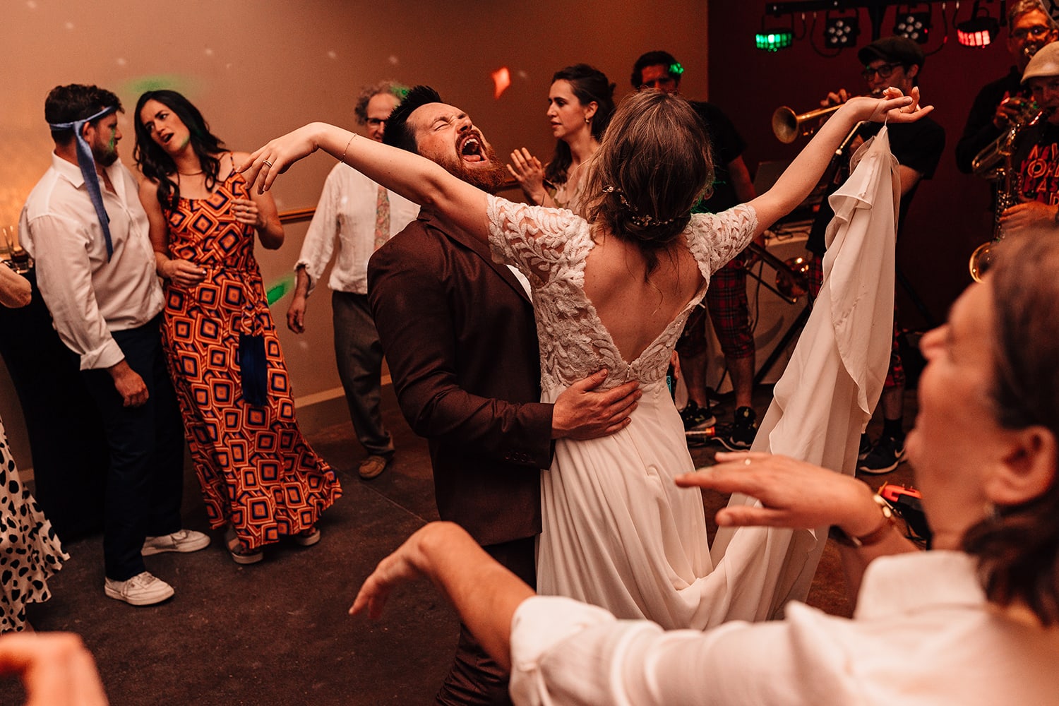 Best of 2022 wedding dance-floor moments